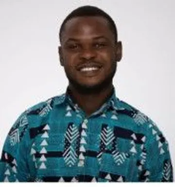 Portrait of Ray Adomako, Finance, Strategy & Impact Lead at BeaCoPure.